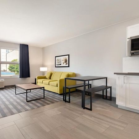 Days Inn By Wyndham Sarnia Harbourfront מראה חיצוני תמונה