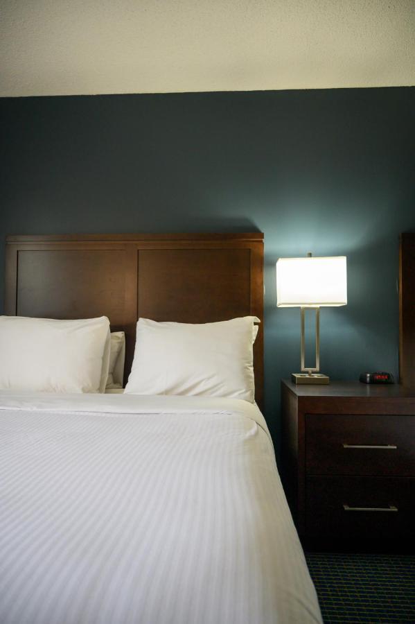Days Inn By Wyndham Sarnia Harbourfront מראה חיצוני תמונה