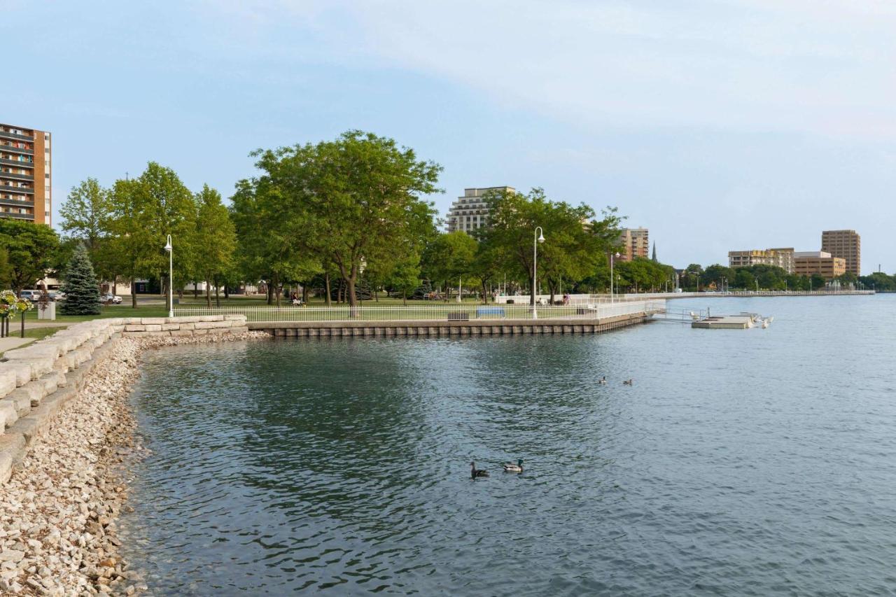Days Inn By Wyndham Sarnia Harbourfront מראה חיצוני תמונה