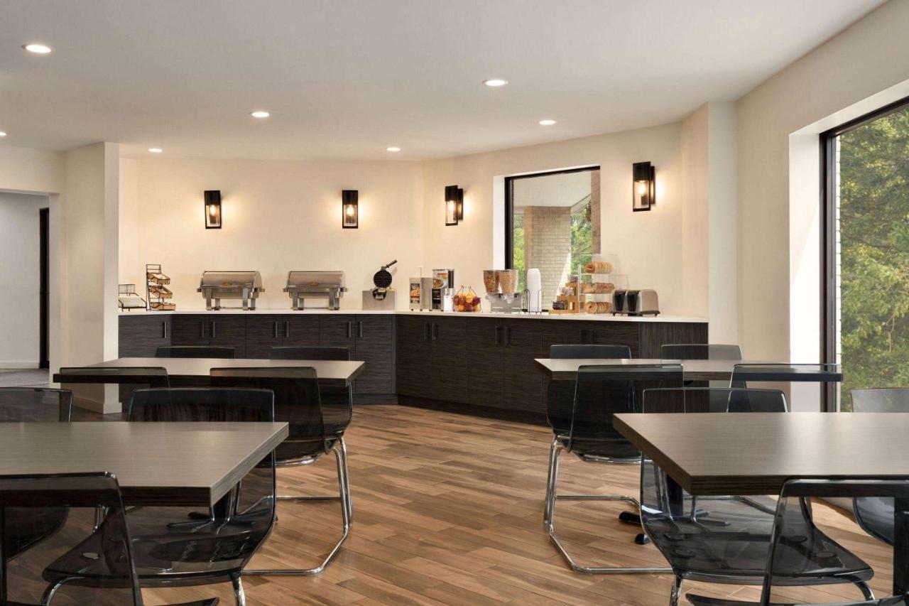 Days Inn By Wyndham Sarnia Harbourfront מראה חיצוני תמונה