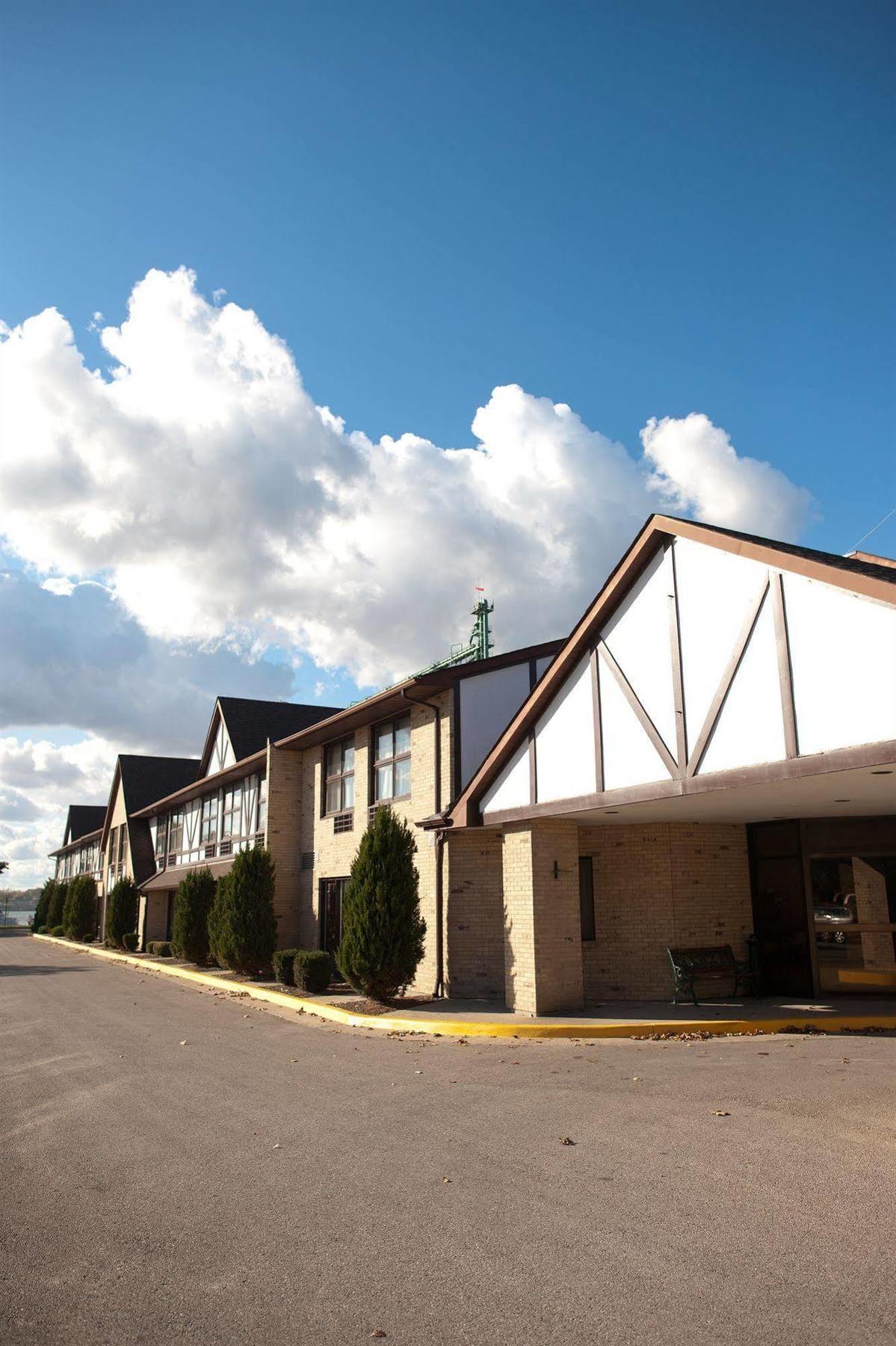 Days Inn By Wyndham Sarnia Harbourfront מראה חיצוני תמונה