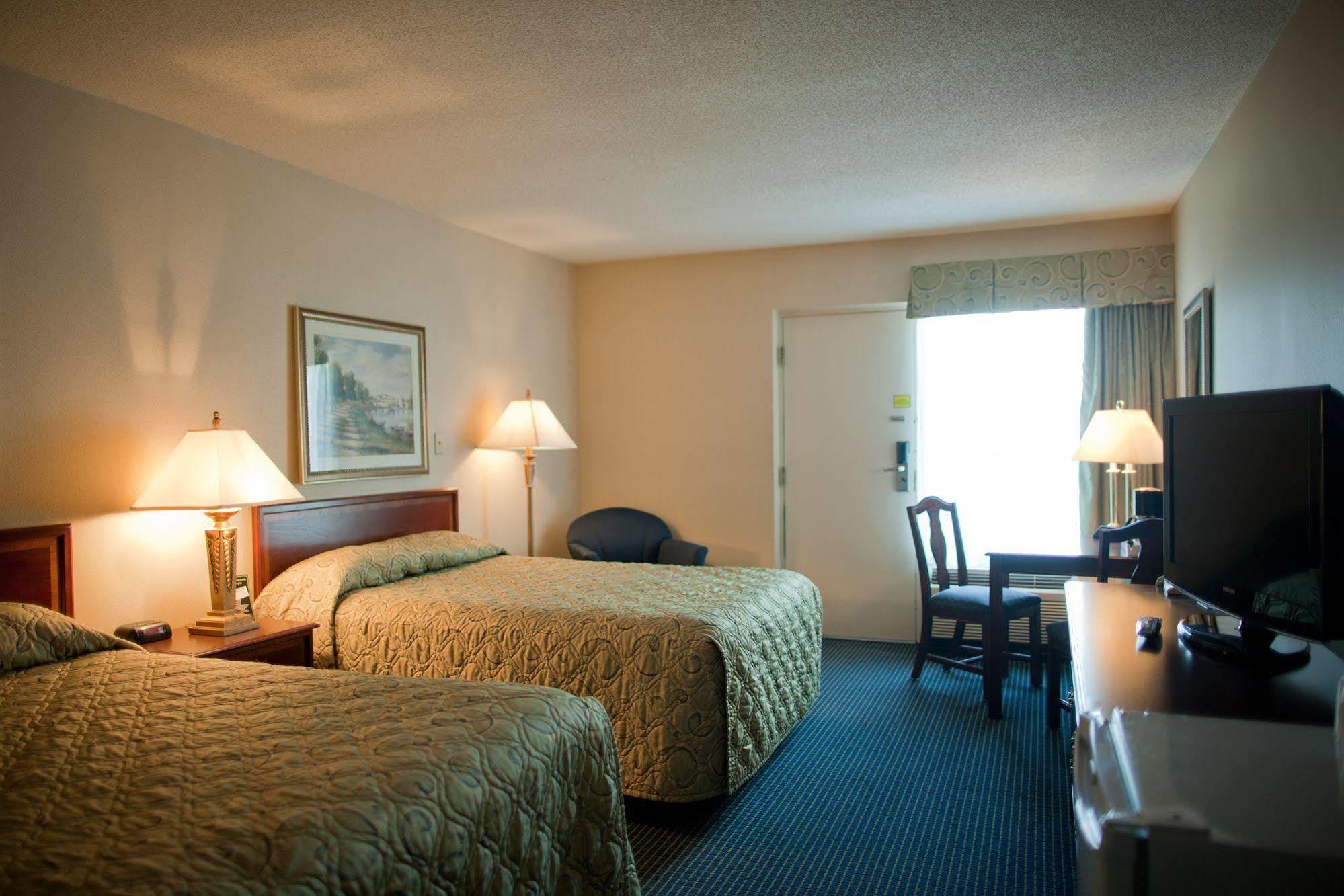 Days Inn By Wyndham Sarnia Harbourfront מראה חיצוני תמונה
